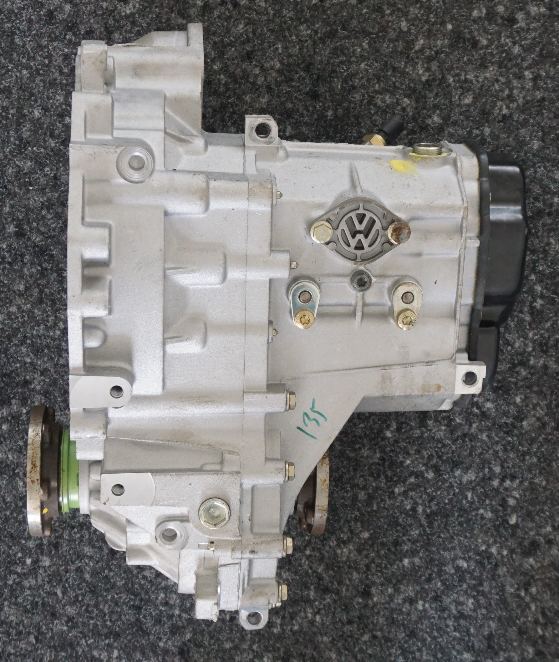 02R 300 041 KX / 5-Gang-Schaltgetriebe für VW / Seat / Skoda (Gebraucht)