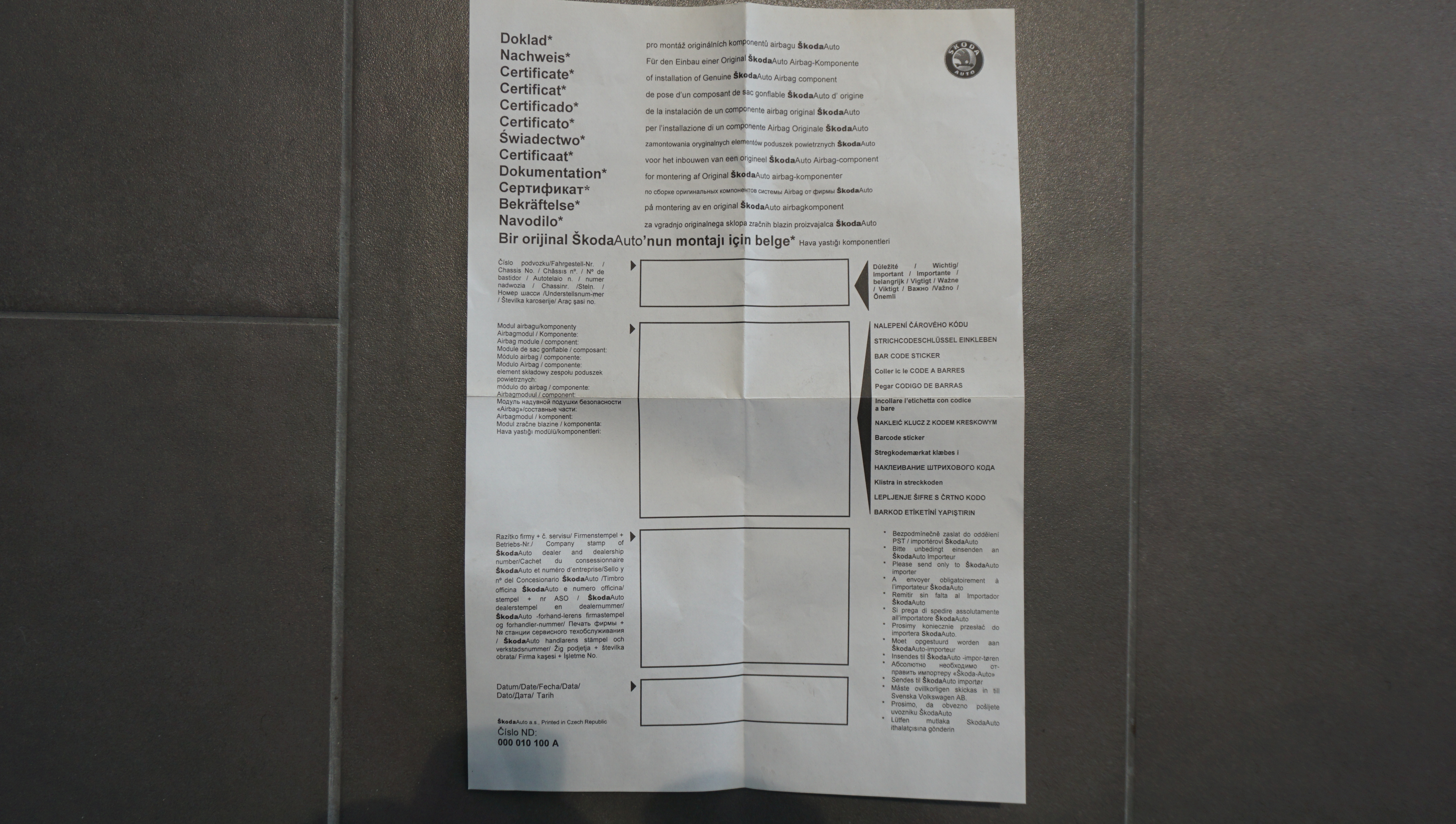 000 010 100 A Registrierkarte für Airbag