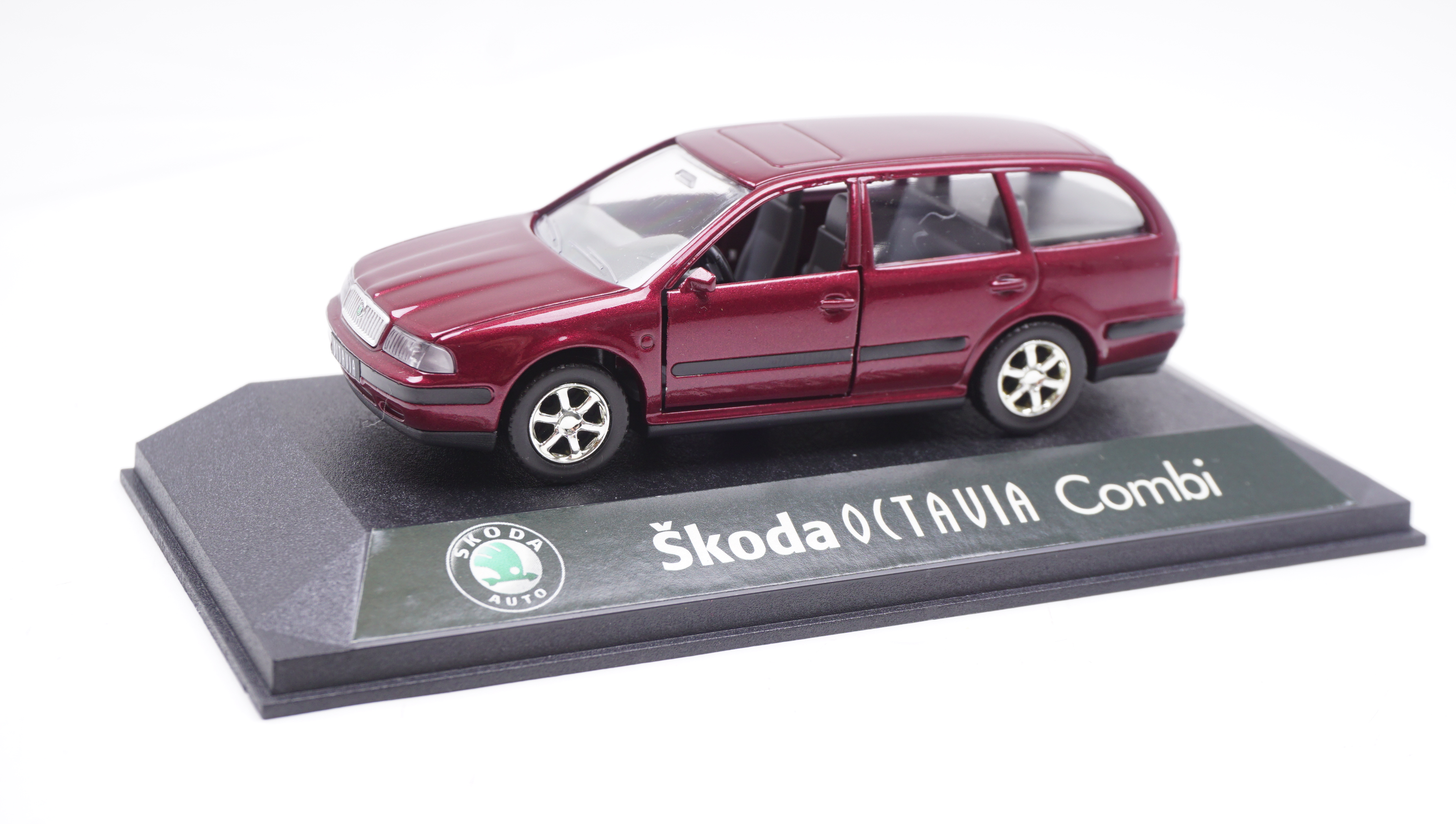 Modellauto Skoda Octavia I Combi (weinrot)